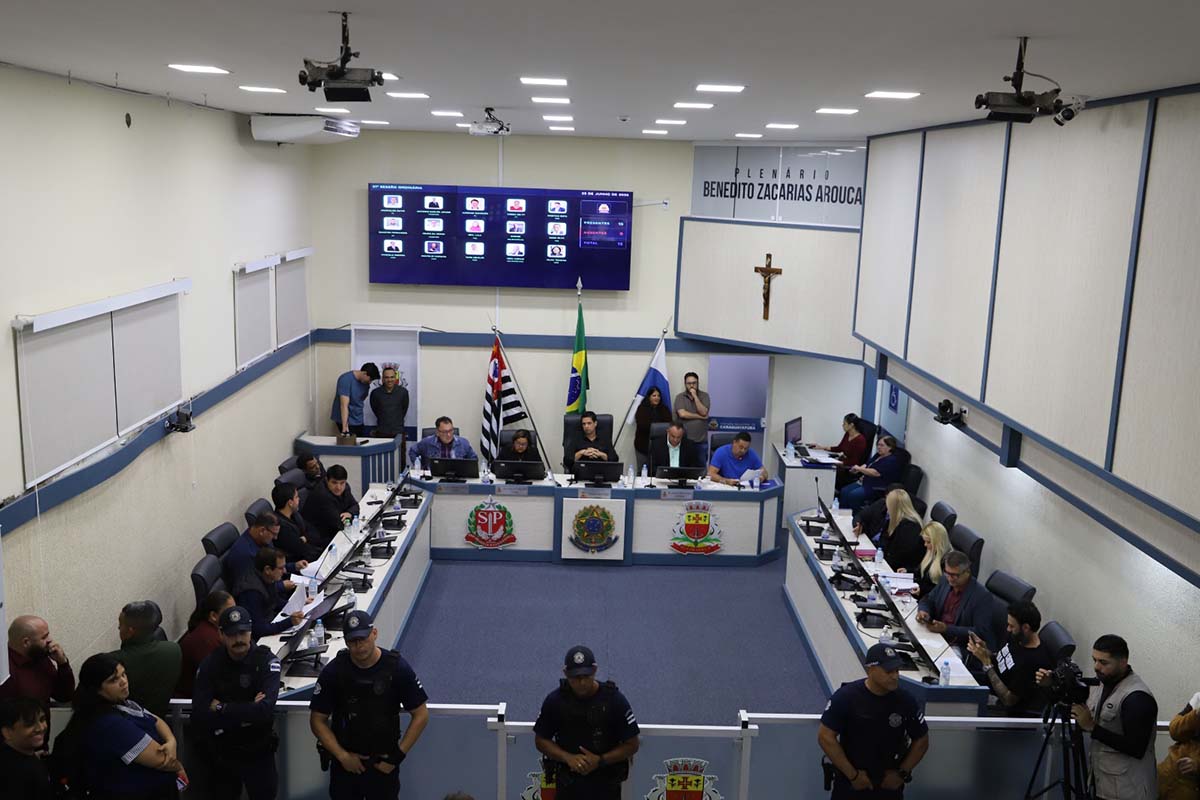 Câmara rejeita veto de Mateus e assume responsabilidade sobre fim da taxa do lixo